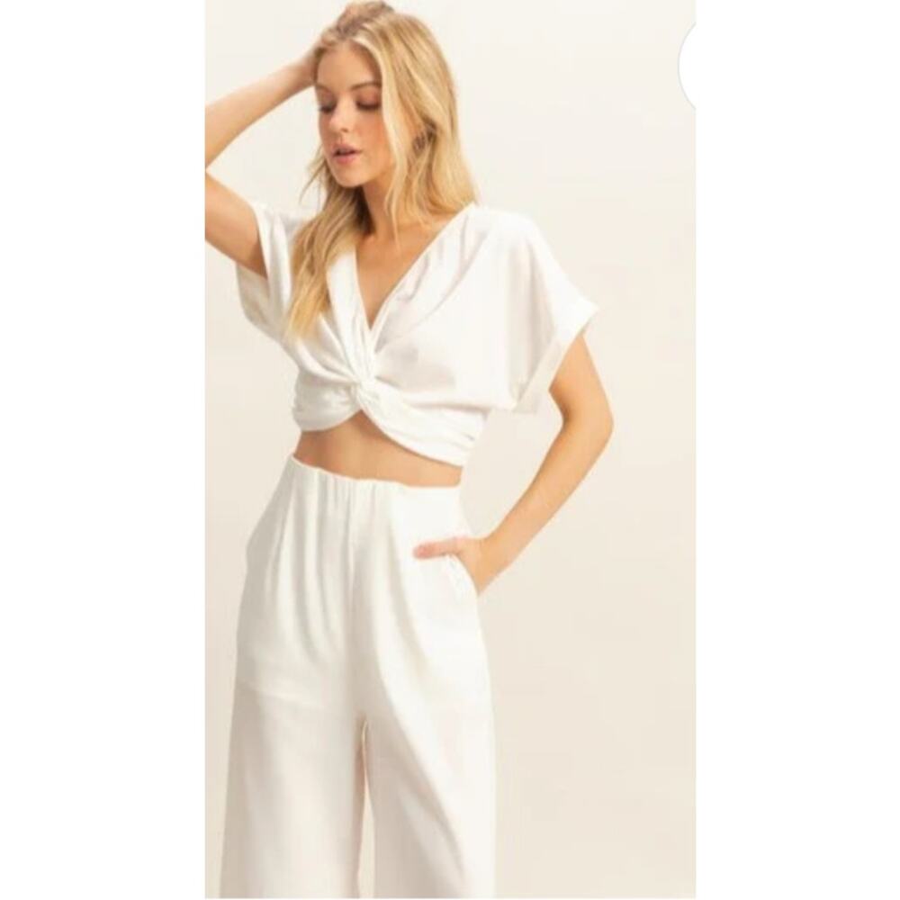 Hyfve 2 Piece Set - Lined Flowy High Rise Wide Leg Pants and Beautiful Top Large